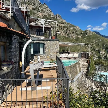 Villa Stone - De Vivo Realty