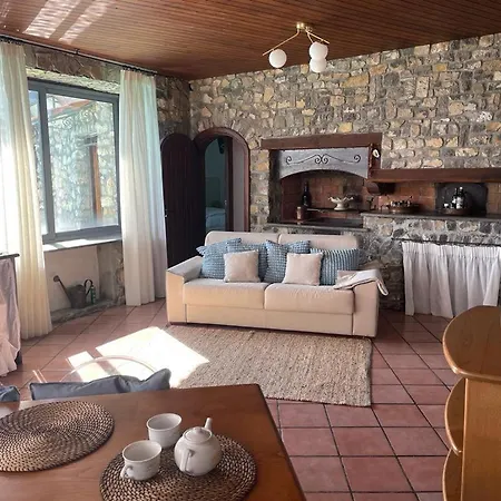 De Vivo Realty - Villa Stone Positano *