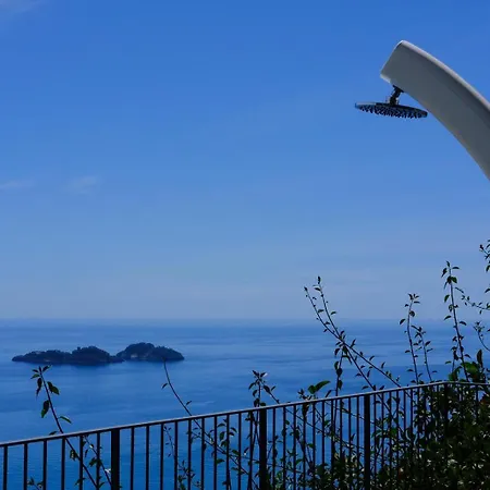 De Vivo Realty - Villa Stone Positano Villa