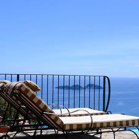 De Vivo Realty - Villa Stone Positano