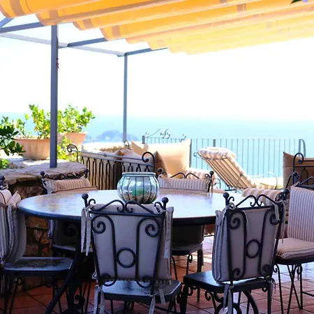 De Vivo Realty - Villa Stone Positano Villa