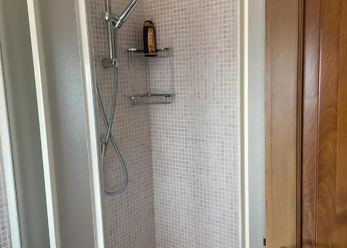 Stone - De Vivo Realty Вілла *