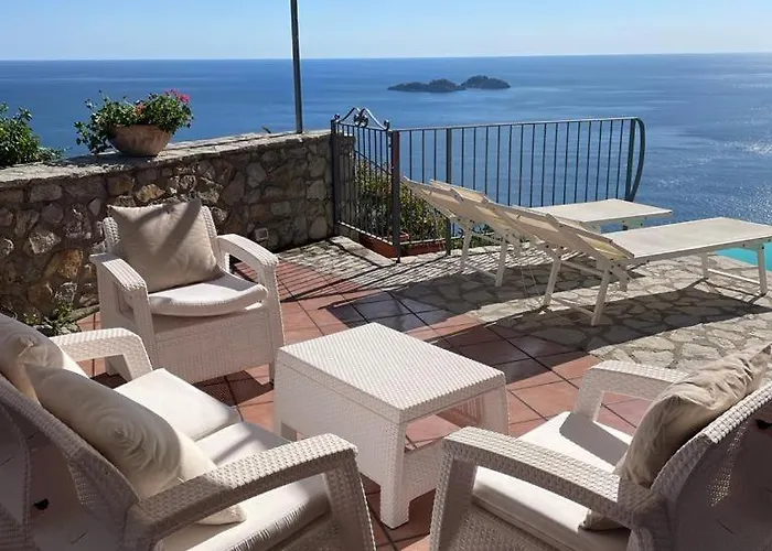 Villa Stone - De Vivo Realty Positano