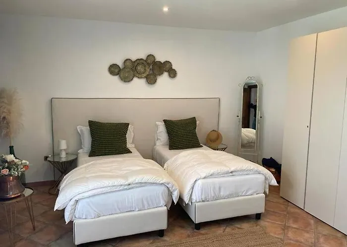 Stone - De Vivo Realty * Positano