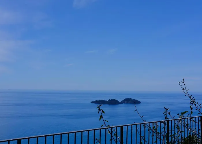 Вілла Stone - De Vivo Realty