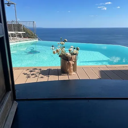 Stone - De Vivo Realty Villa *