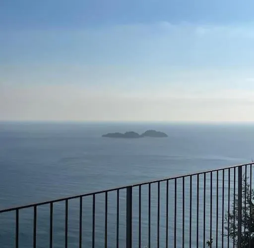 Stone - De Vivo Realty Villa *